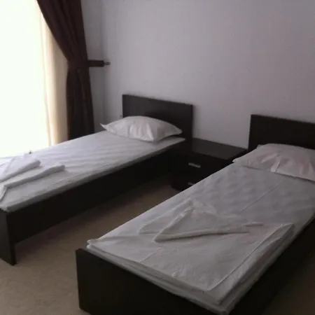 Slaveikov Apartament 80 *